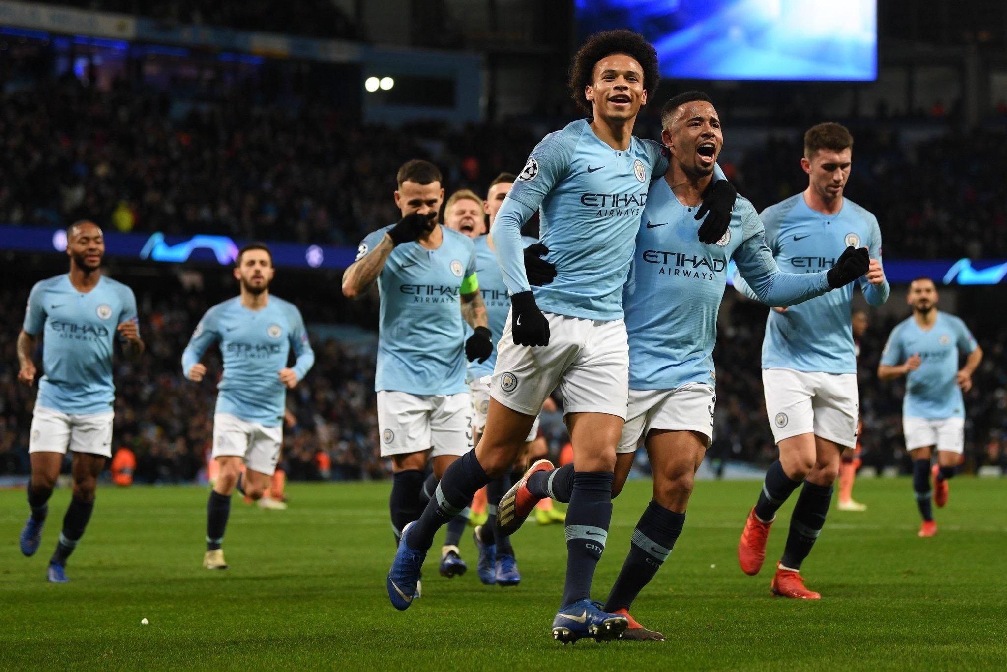 还能借此向 还能借此向